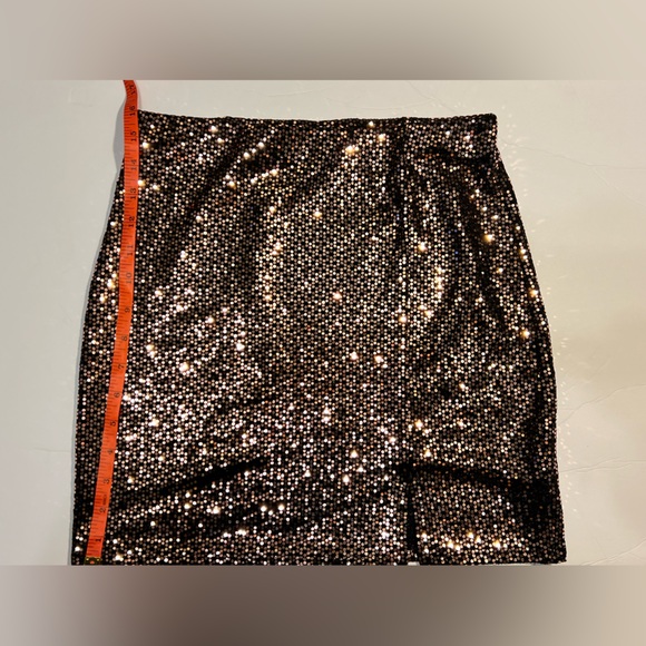 Glow effect sequence skirt, Mini with a slit - Picture 9 of 16